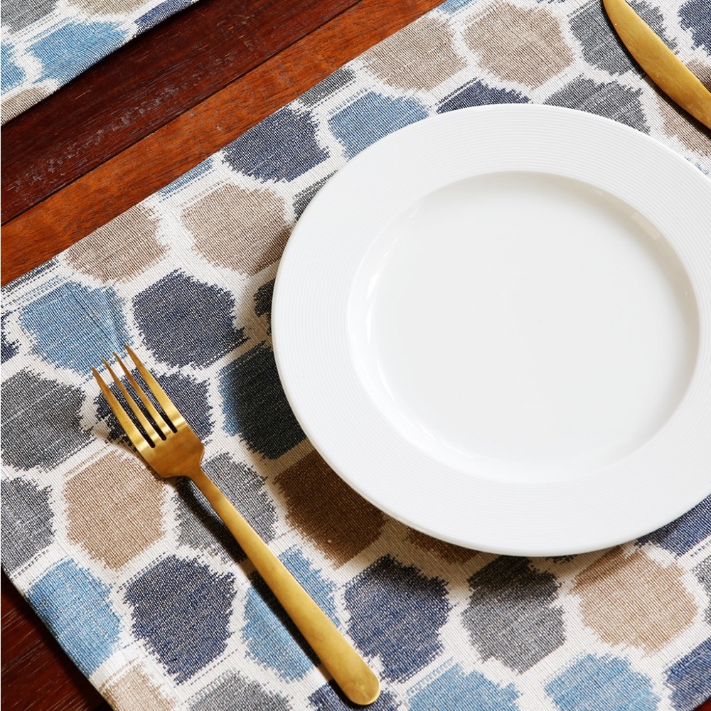 Crate‎ & Barrel Zander Ikat Blue/White Handwoven Cotton Table Placemats Set of 4
